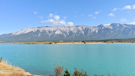 Time-lapse-Of-Abraham-Lake-Alberta-Canada-In-Autumn