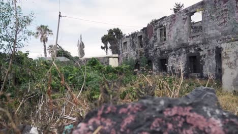 ruinas de edificios abandonados en zonas rurales