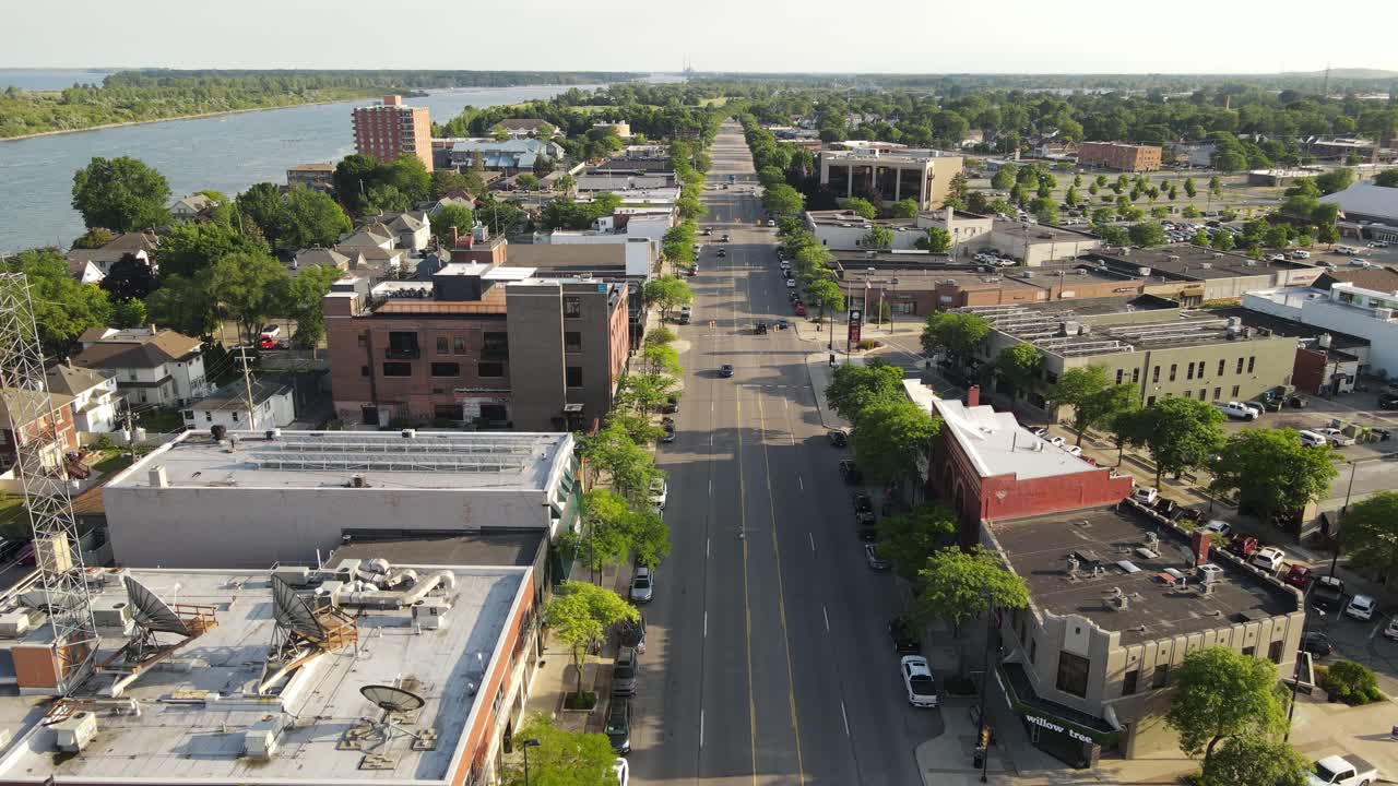 미국 와이언도트 타운십의 상징적인 비들 애비뉴, 공중 드론 뷰