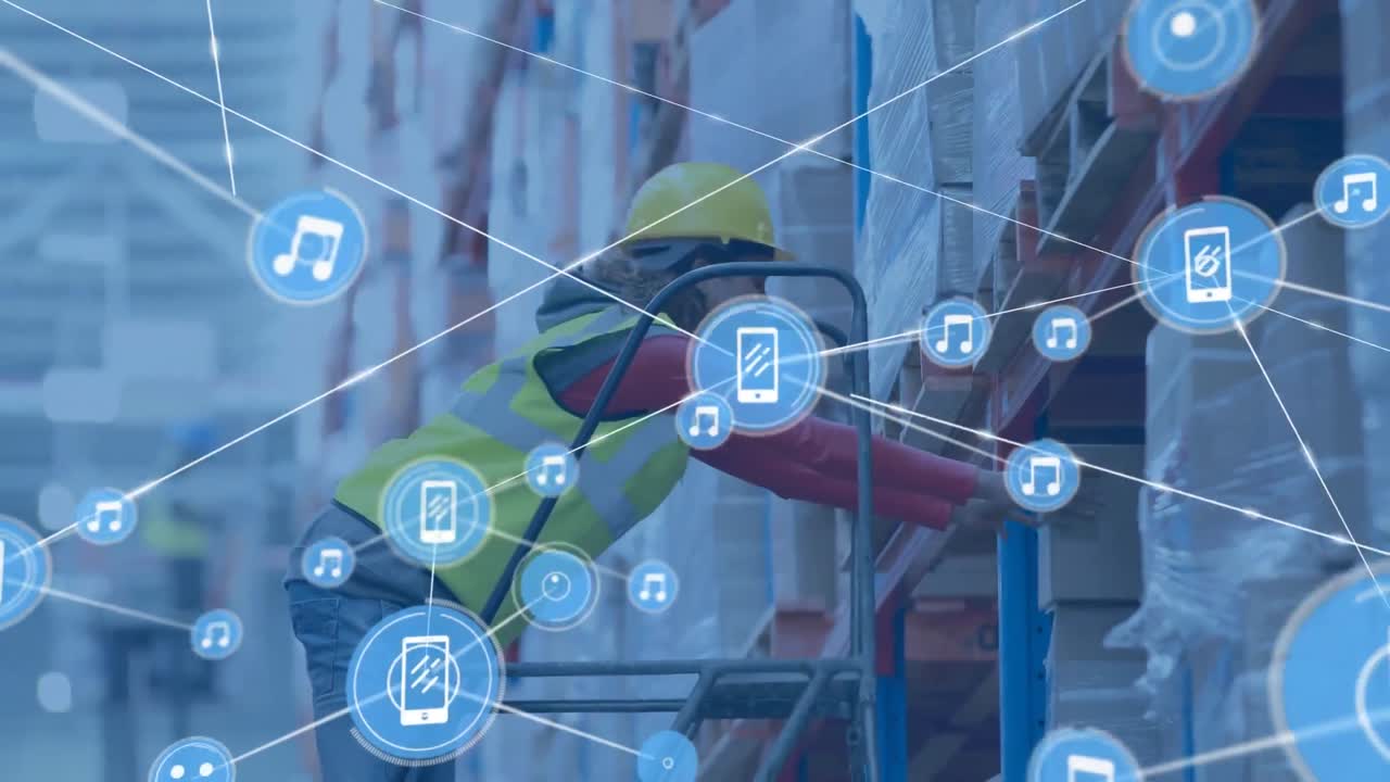 animación de la red de conexiones con iconos sobre trabajadora afroamericana en el almacén