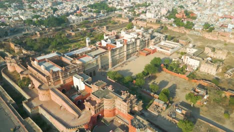 Vista-Aérea-Del-Fuerte-Junagarh,-Este-Es-Uno-De-Los-Lugares-Más-Cuidados-Para-Visitar-En-Bikaner.