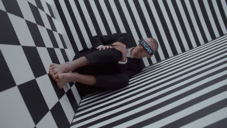 man in vr headset, optical illusion