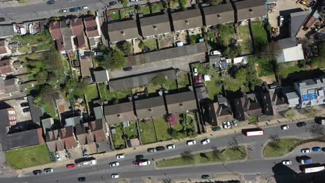 Drone-Disparó-Sobre-Filas-De-Casas-Aburguesadas-En-Los-Suburbios-De-Londres