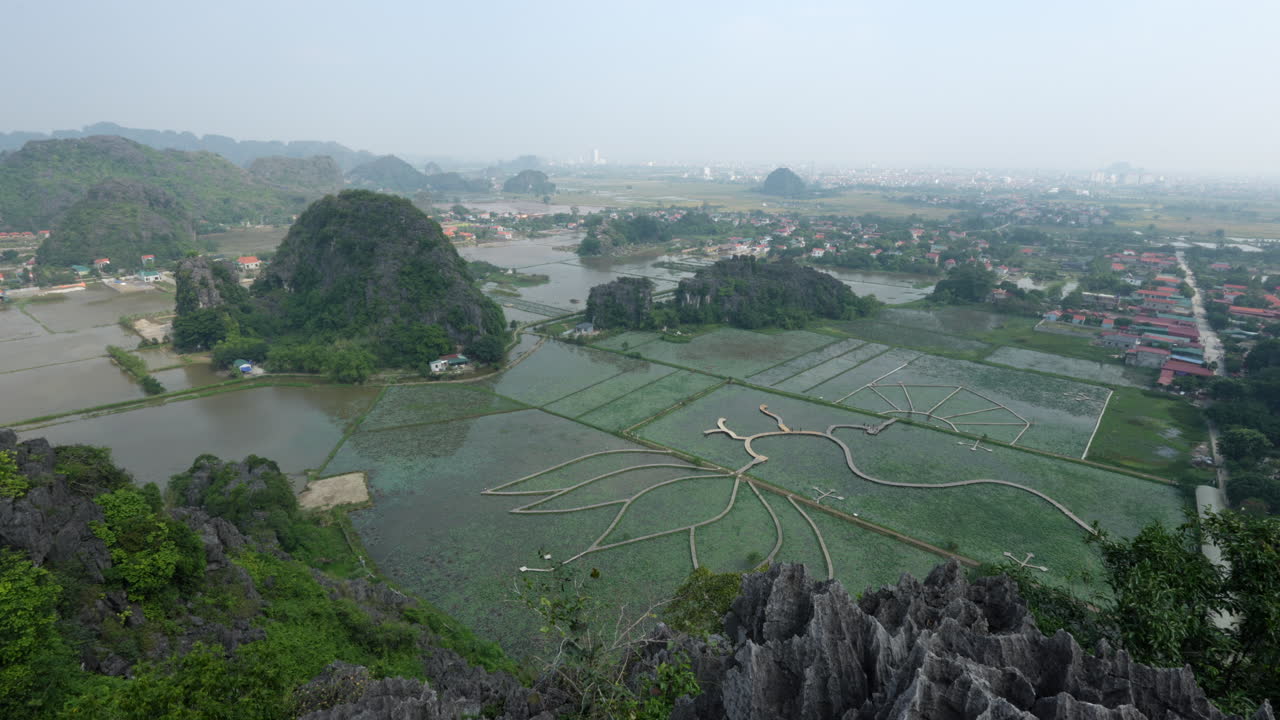 Vietnam 4K Ninh Binh panorama viewpoint mountain