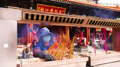 incense burning ceremony at hong kong temple