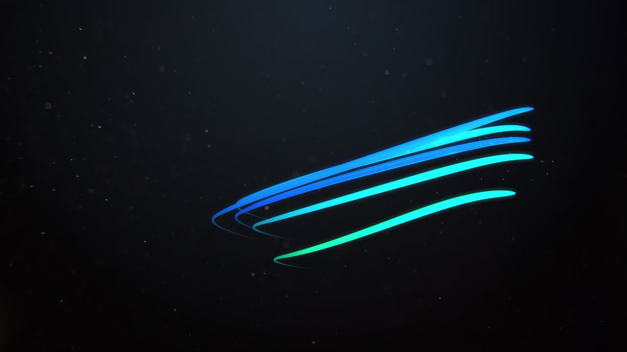 video en 4k de elementos de diseño azul brillante abstractos en un fondo oscuro.