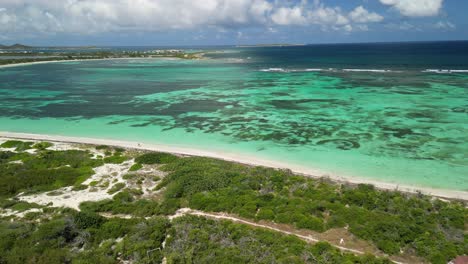 Vista-De-Pájaro-De-La-Playa-Coralita