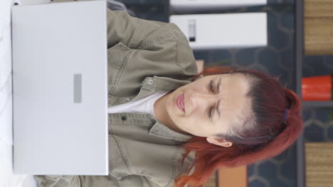 Vertical-video-of-Stressed-business-woman-experiencing-time-pressure.