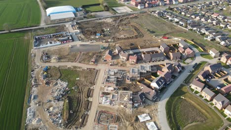 imágenes aéreas de casas de castaño construyendo contratistas en el sitio de dunholme en lincolnshire