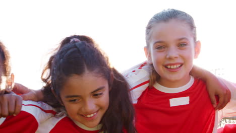 Retrato,-De,-Niñas,-Deportes,-Equipo,-Y,-Entrenador,-Filmado,-En-Cámara-Lenta