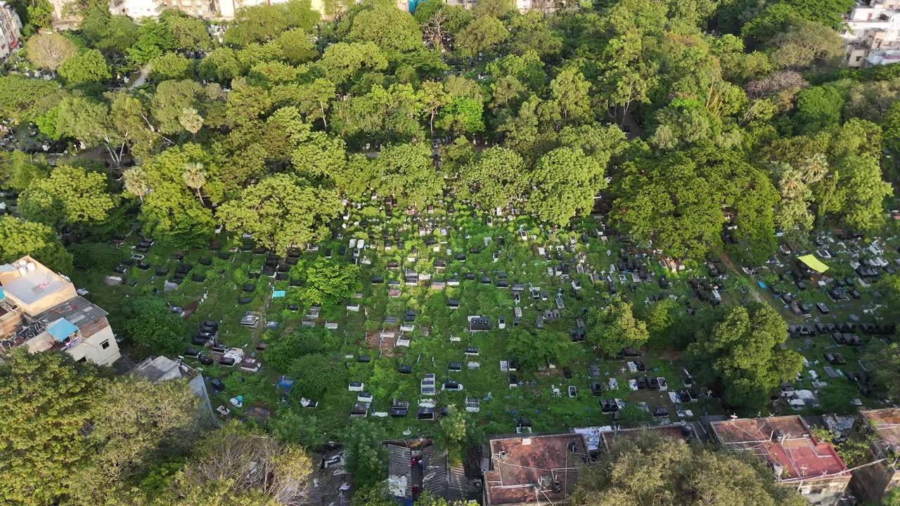A captivating view of Chennai’s Cemetery near Mylapore area
