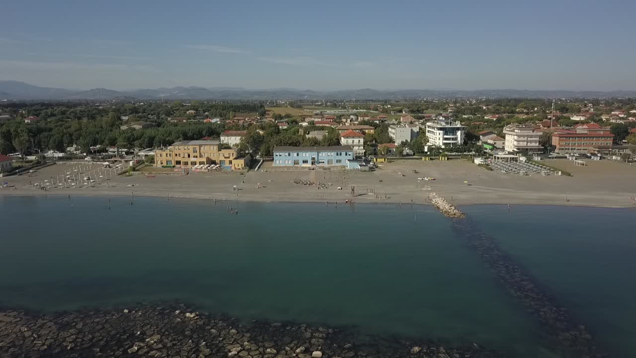 un atardecer del cielo para amar, enamorar y contemplar en silencio y con cualquiera