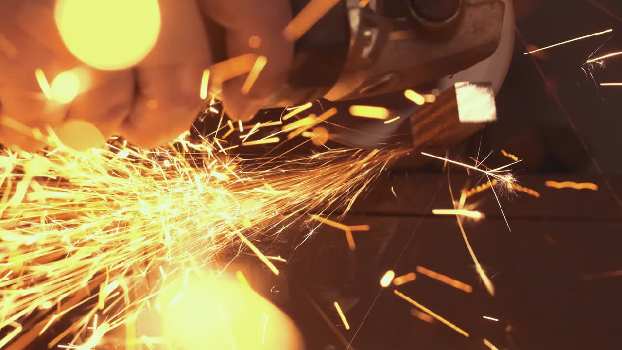 molienda de metales con chispas