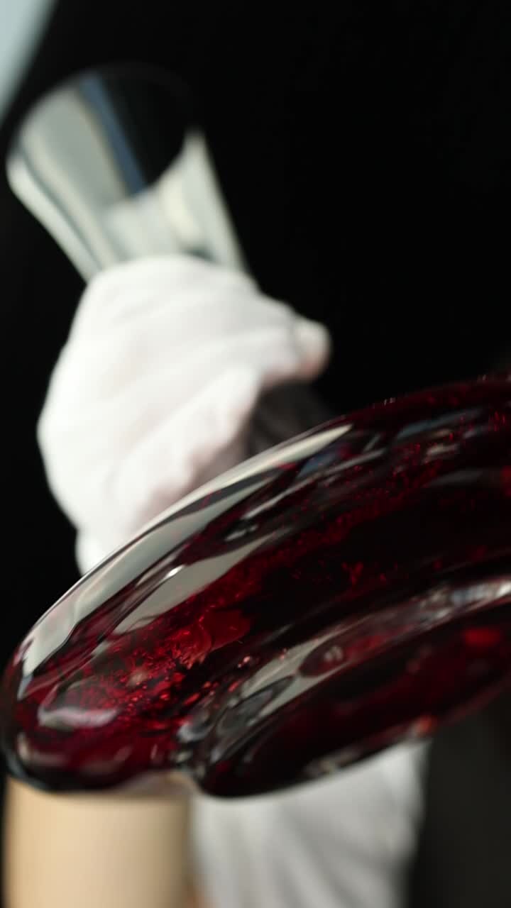 Wine decanting process