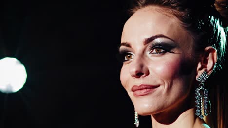 retrato de una mujer elegante