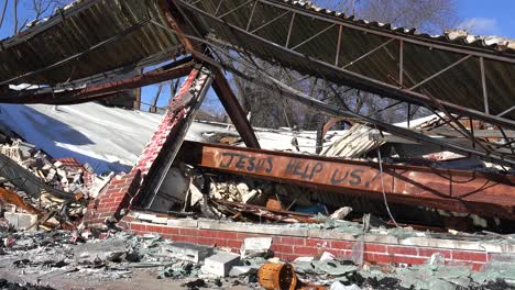 graffiti decora negocios abandonados y destruidos por los disturbios en ferguson, missouri 2