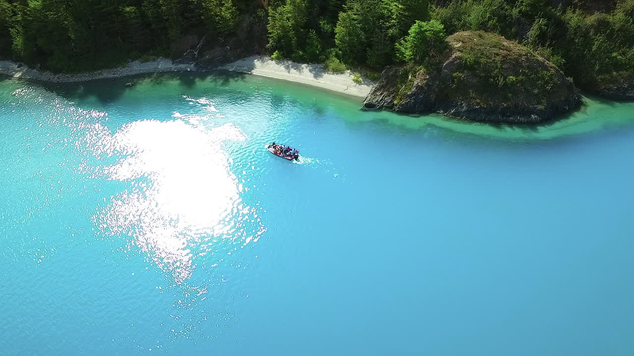 항공 - 태양의 투어 보트, 일반 카레라 호수, 파타고니아, 칠레, 와이드 샷