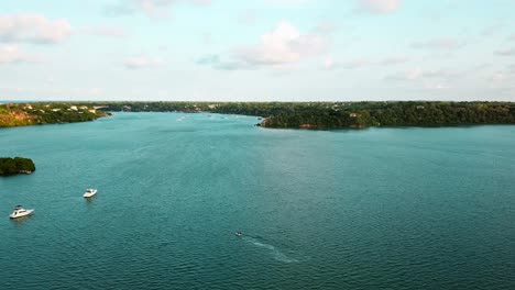 Yachts-Floating-And-Sailing-In-The-Indian-Ocean-Near-Kilifi-Town-In-Kenya