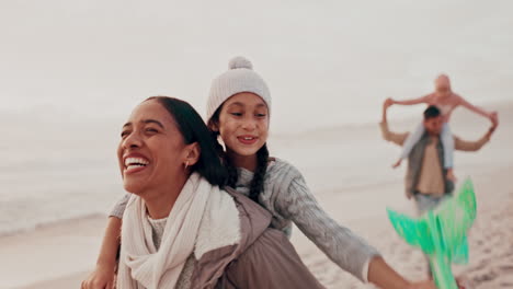 Airplane,-fun-and-family-at-the-beach-with-games