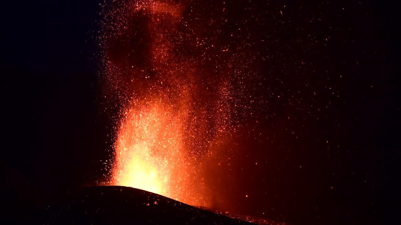 erupción volcánica en la palma islas canarias 2021