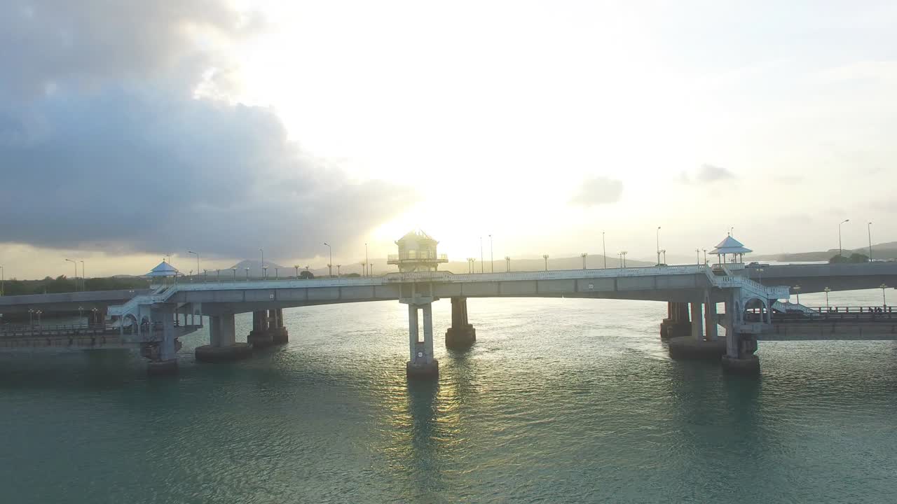 러브 스토리 사라신 브릿지