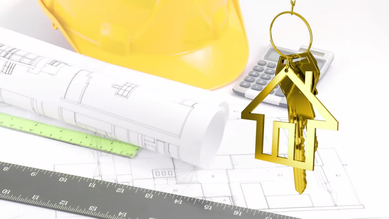 animación de llaves de casa colgadas contra dibujos arquitectónicos giratorios, casco duro y calculadora