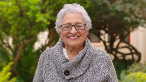 Portrait-of-a-happy,-warm-and-kind-elderly-woman