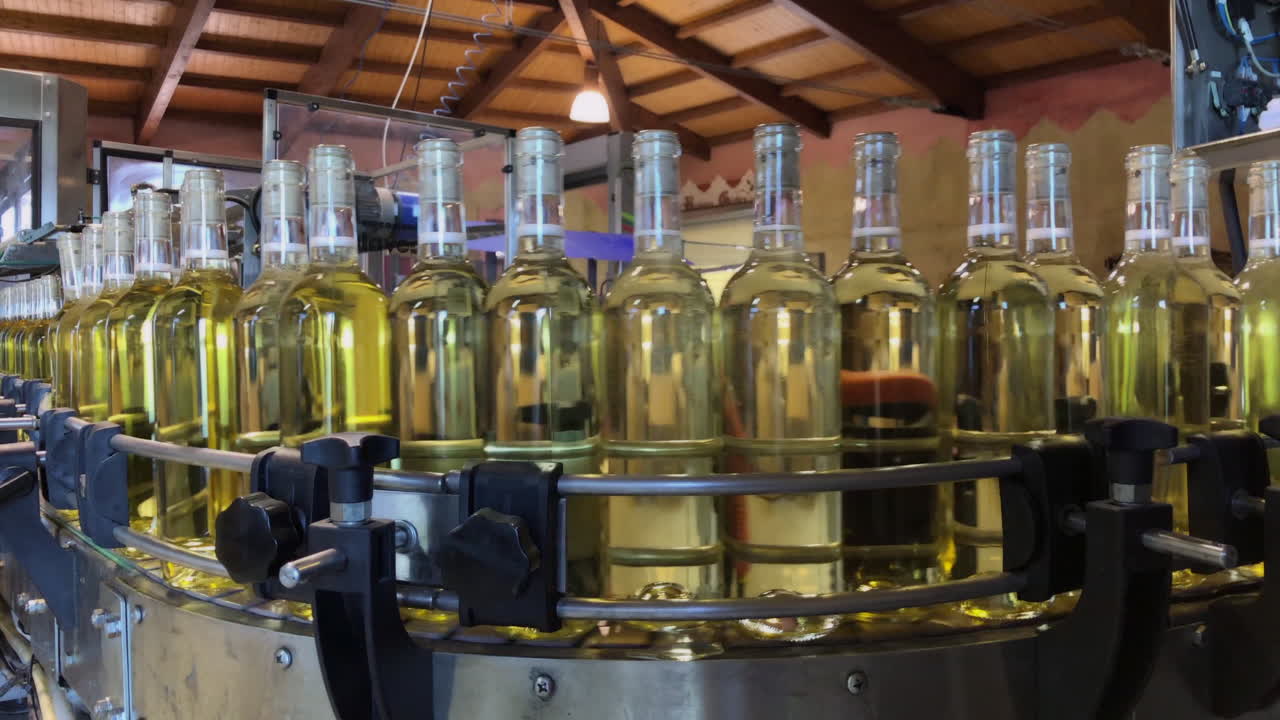 bodega gotica는 루에다-10 시에서 여러 세대에 걸쳐 포도를 생산해 온 가족 기업입니다.