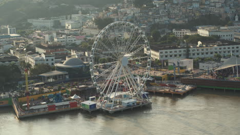 Luftaufnahme-Des-Riesenrads-La-Perla,-Malecon,-Guayaquil,-Ecuador