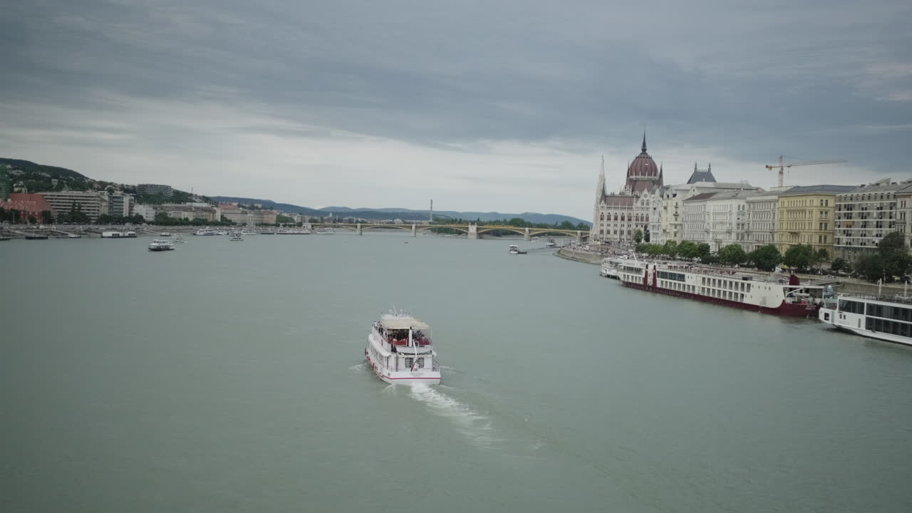 부다페스트 다뉴브 강 크루즈와 의회 건물