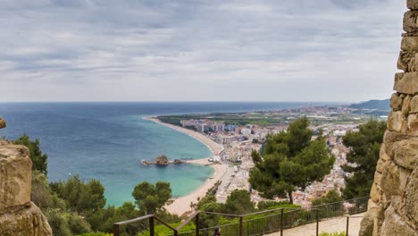 timelapse del castillo de sant joan en blanes costa brava de gerona zoom out