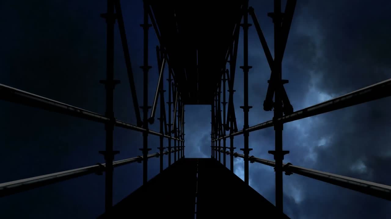 truenos y andamios por la noche