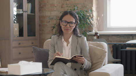 portrait of female psychotherapist