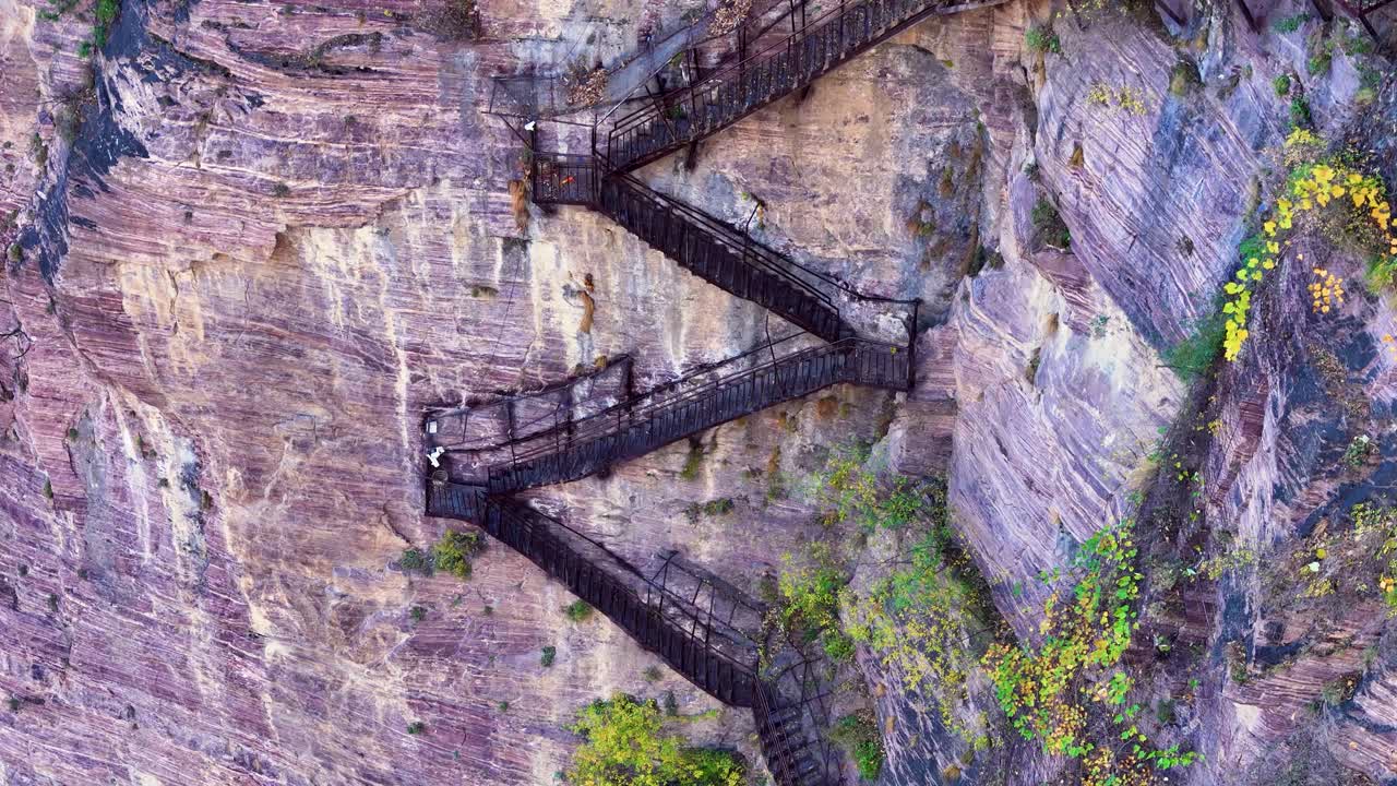 중국 제지안 지방의 시우안 마을 계단의 드론 뷰