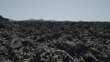 Vulkanischer-Felsiger-Boden-Des-Timanfaya-Nationalparks