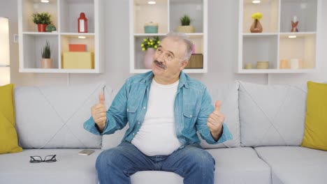 조용하고 평화로운 삶을 사는  ⁇ 은이.