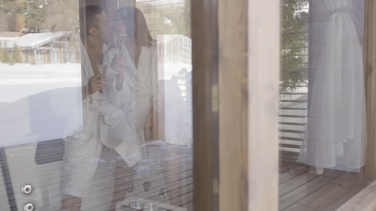 겨울 핫 경험을 즐기는 커플