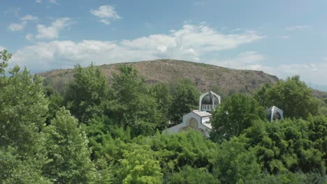 Descending-pedestal-aerial-drone-shot-of-St