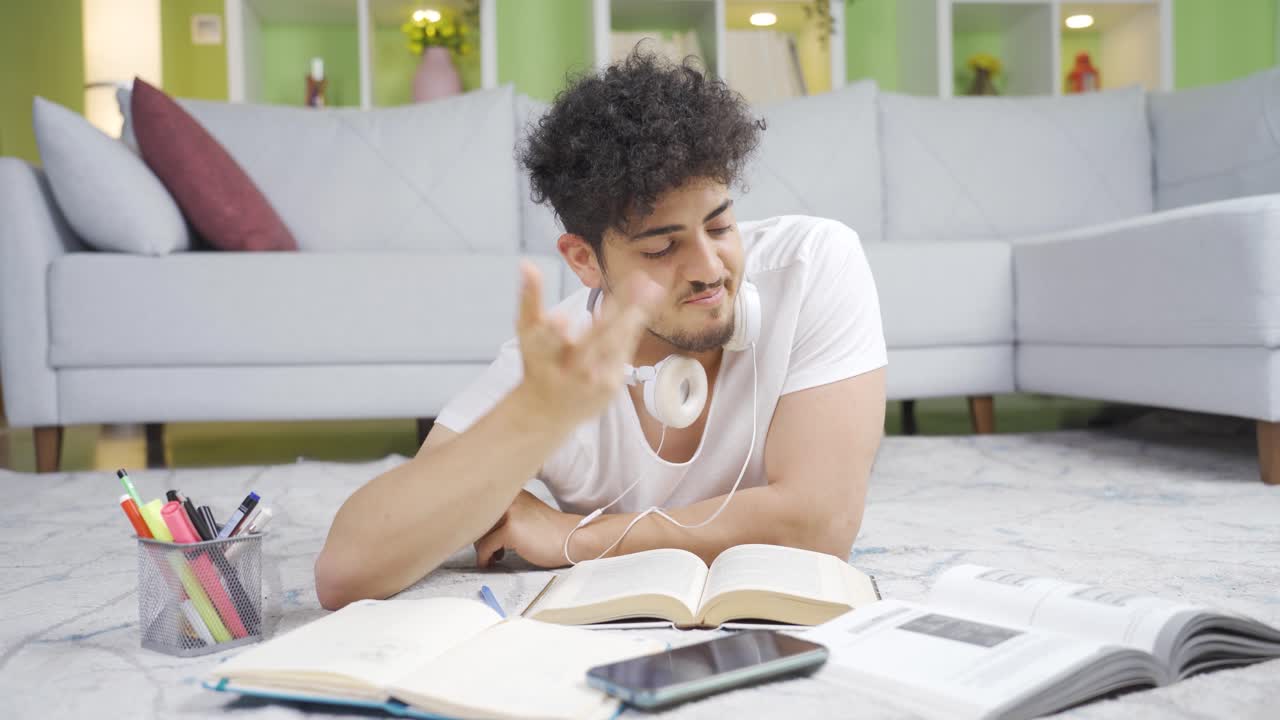 Studente maschio depresso