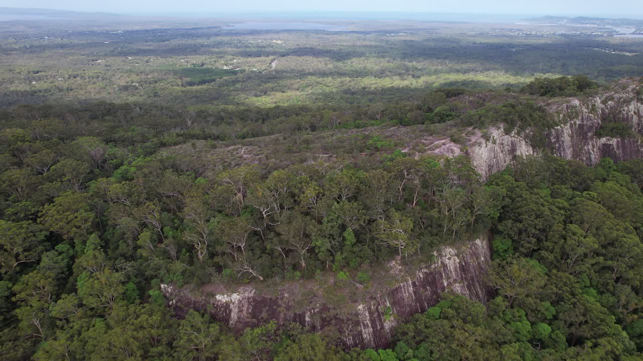 Tewantin Forest Reserve, Mount Tinbeerwah Lookout In Queensland Australia - Aerial Pullback
