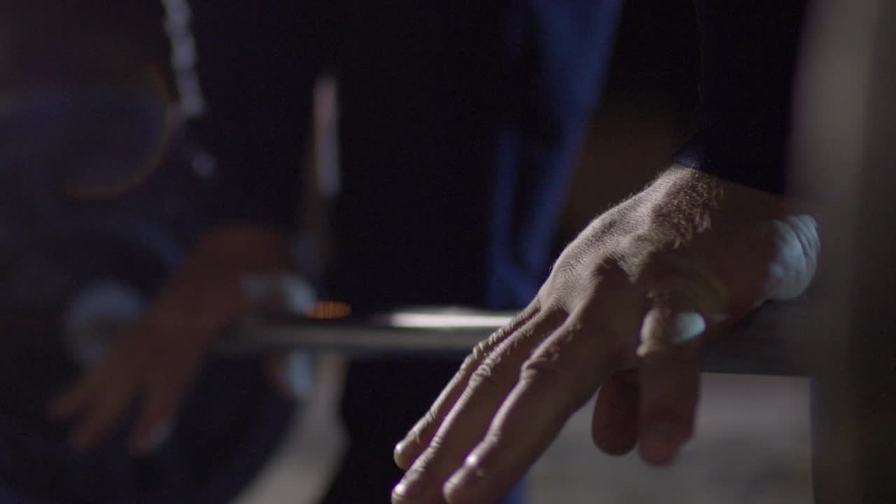 escena de entrenamiento de levantamiento de pesas