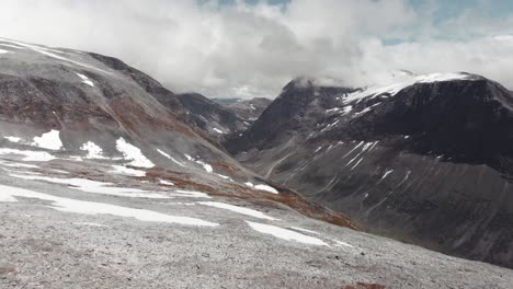 Drone-shot-of-norwegian-mountains