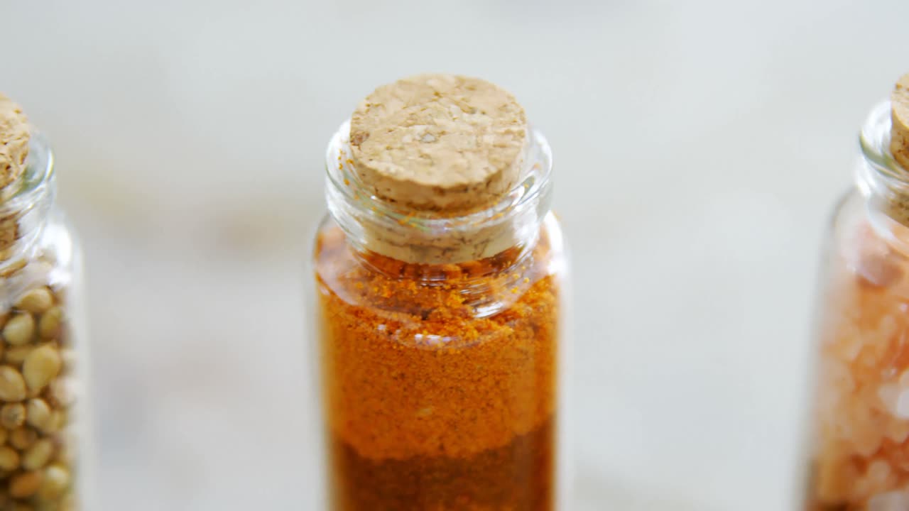 여러 가지 향신료 의 병 4k