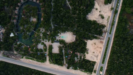 disparo en la cabeza de un dron en zamna resort, méxico. vídeo 4k