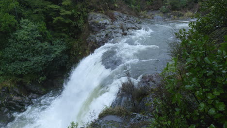 Enchanting-view-of-top-Gollum's-Pool-waterfall,-a-natural-wonder-of-tranquil-beauty