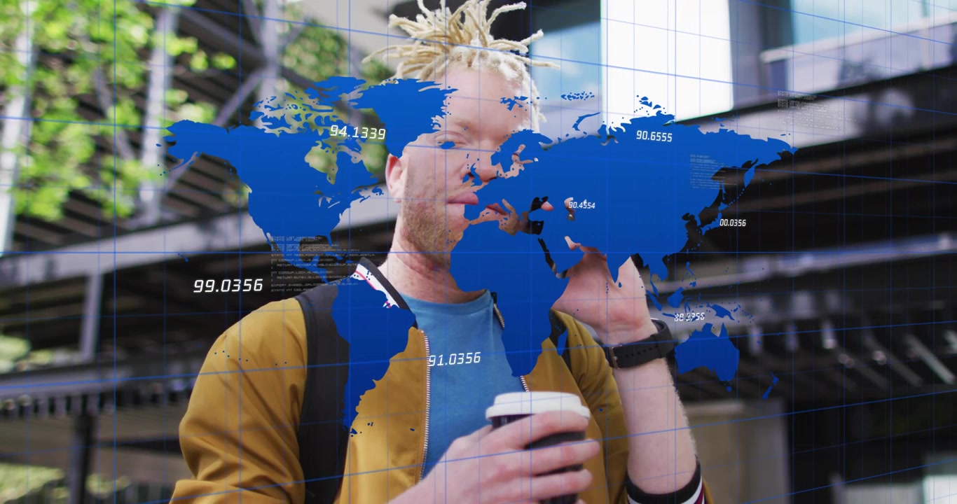 Man som inleder ett affärssamtal utanför kontoret, håller kaffe och smartphone med en uppdaterande kartvy.