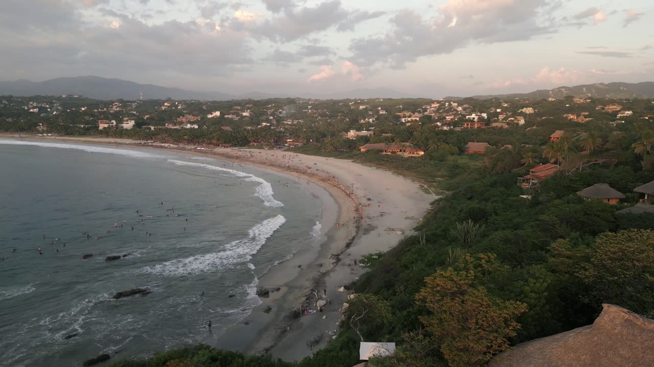 playa de lujo en la punta zicatela puerto escondido oaxaca méxico