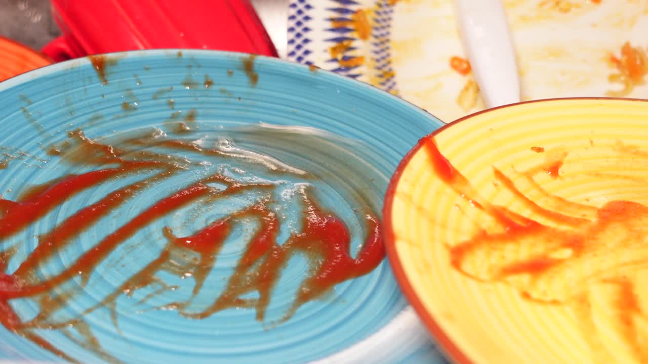 싱크대 에 있는 더러운 접시