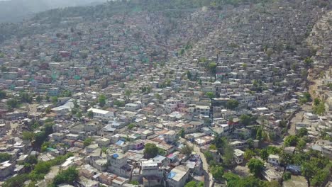 increíble antena sobre los barrios marginales de favela y barrios de chabolas en el distrito de cite soleil de port au prince haití 2