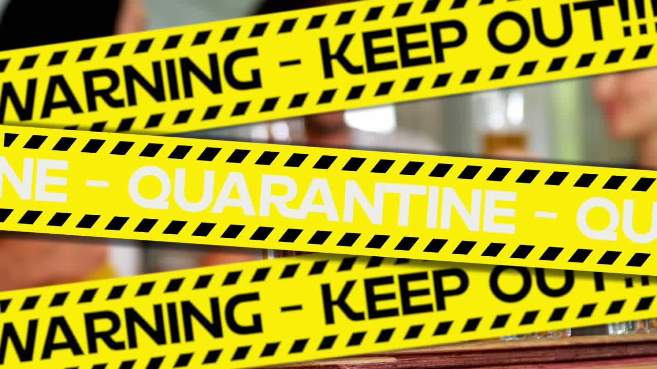 검은색과 노란색 테이프의 애니메이션과 검은색과  ⁇ 색의 텍스트 경고 격리